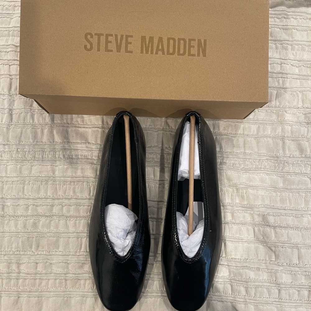 Brand new black Steve Madden flats
